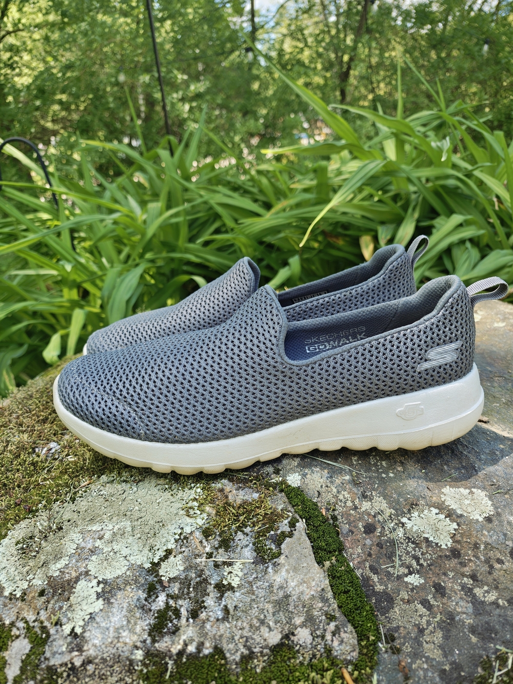 Skechers Women's GOWALK Grey Mesh Slip-On Sneakers with White Sole Sz 7
